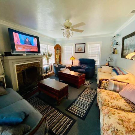 1 Mile To Fort Sill! The Carolebelle Cottage Sleeps 8 With Hottub,Grills,Firepit Лотон Экстерьер фото